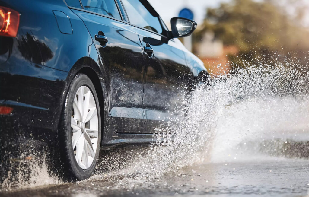 راهنمای رانندگی هنگام پدیده هیدروپلنینگ