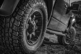 لاستیک‌های چهار فصل (All-Season Tires)