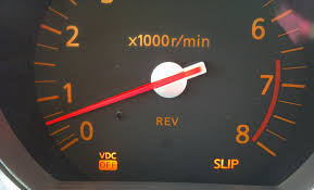 علت روشن شدن چراغ لغزش چیست؟