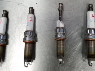 نشانه های تعویض شمع خودرو